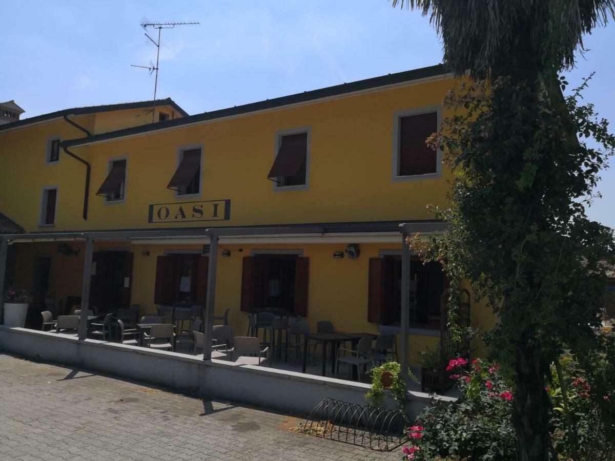 Hotel Trattoria Bar Oasi à Pocenia Extérieur photo